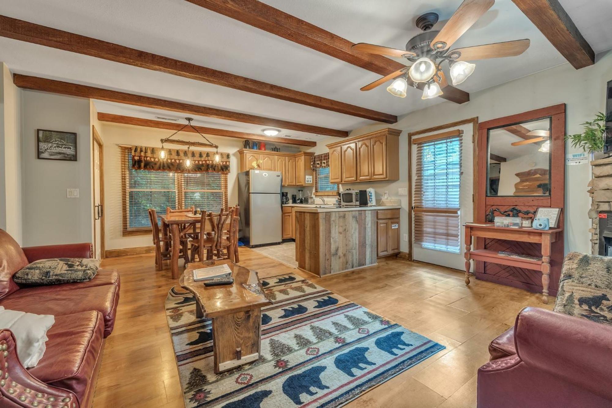 Treehouse Between Gatlinburg And Pigeon Forge. Pet Friendly! Exterior foto