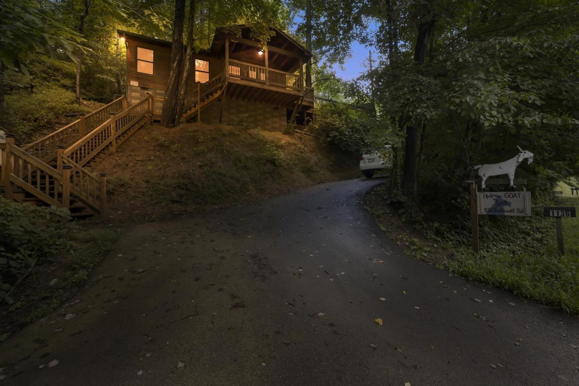 Treehouse Between Gatlinburg And Pigeon Forge. Pet Friendly! Exterior foto
